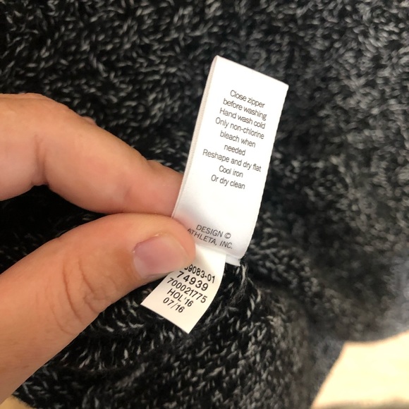 Athleta Northern Light Sweater SZ M V-Neck Knit - Picture 8 of 8